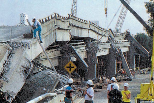 Picture Of Cypress Street Viaduct Collapsed